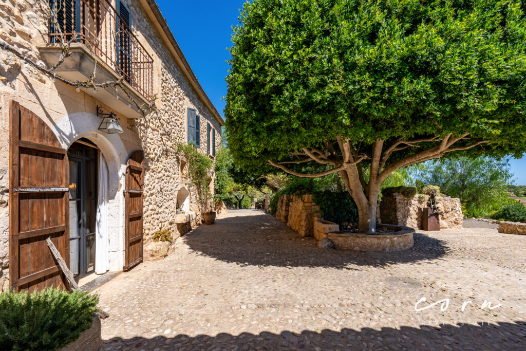 Historisches, mallorquinisches Anwesen inmitten unberührter Natur nahe Son Carrió